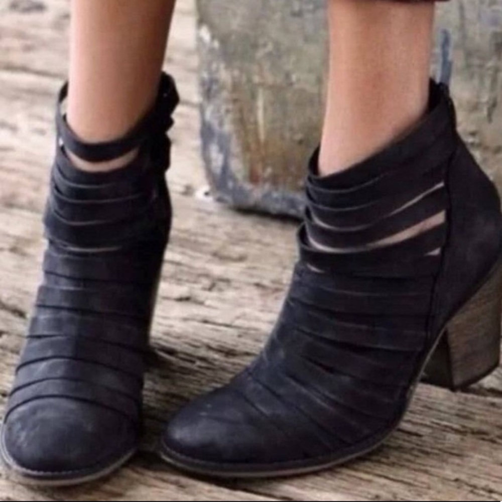 Strappy navy ankle booties